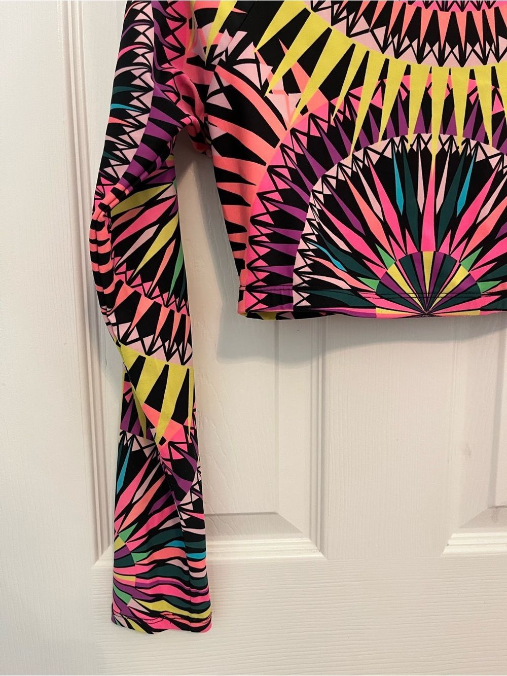 Mara Hoffman Swim Neon Geometric Long Sleeve Crop Rash Guard Top M - Picture 11 of 16